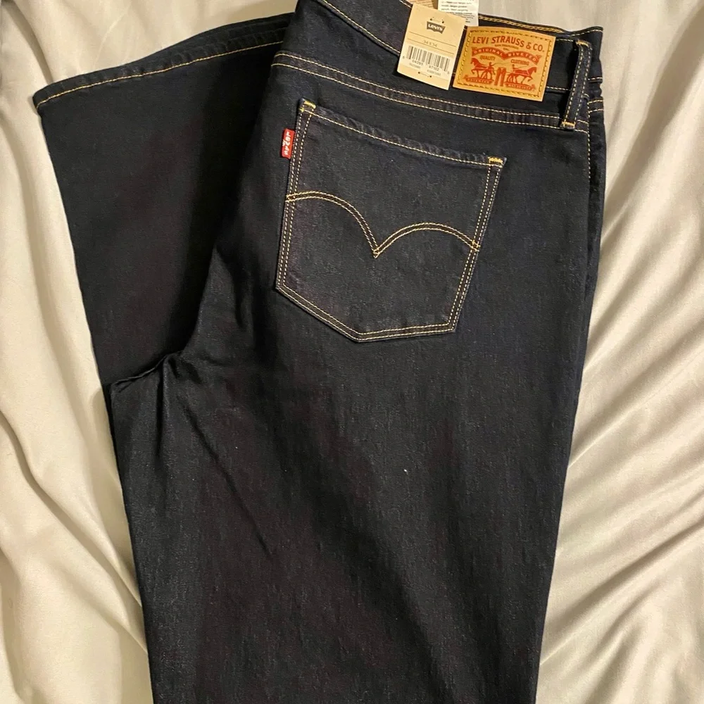 Levi’s - Picture 1 of 4
